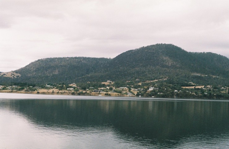 River Derwent Hobart, Tasmania Australia | photo: Rosie Pentreath